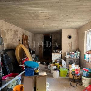 Šmrika kuća s pogledom na more