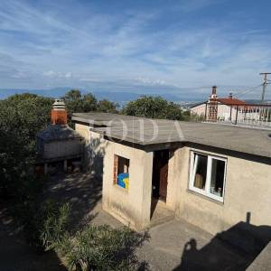 Šmrika kuća s pogledom na more