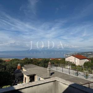 Šmrika kuća s pogledom na more