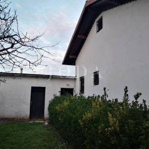 Somostojeća kuća sa velikom okućnicom,Boljun okolica