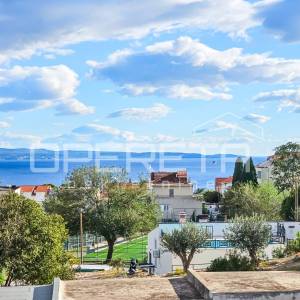 Split, Firule, trosoban stan blizu plaže i centra grada
