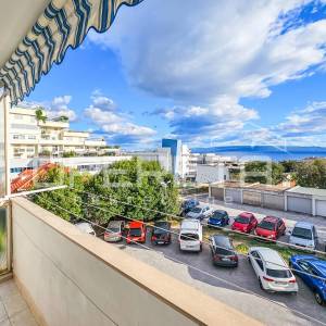 Split, Firule, trosoban stan blizu plaže i centra grada
