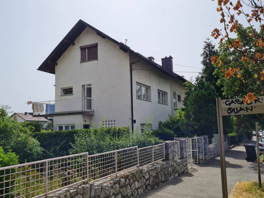 SREBRNJAK - KUĆA ZA RENOVIRANJE ILI RUŠENJE- PARCELA 556M2 (prodaja)