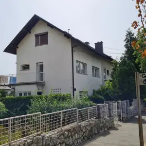 SREBRNJAK - KUĆA ZA RENOVIRANJE ILI RUŠENJE- PARCELA 556M2 (prodaja)