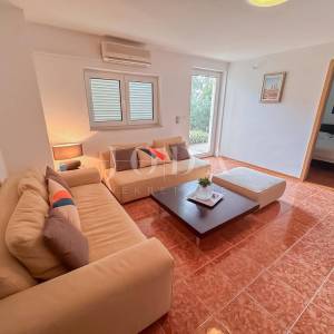 Stan 92,70m2 na odličnoj lokaciji 300m od mora