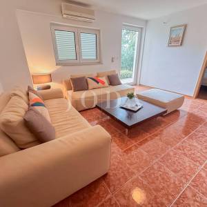 Stan 92,70m2 na odličnoj lokaciji 300m od mora