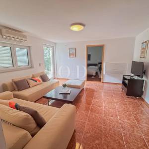 Stan 92,70m2 na odličnoj lokaciji 300m od mora