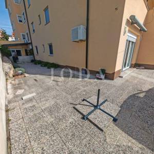 Stan na mirnoj lokaciji blizu mora