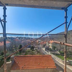 Stan u novogradnji s pogledom na more