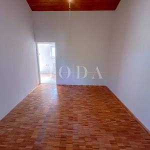 Stan u Selcu na prodaju, odlična lokacija i pogled na more