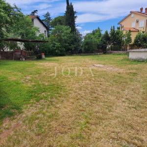 Stara kamena kuća za renovaciju, okolica Malinske