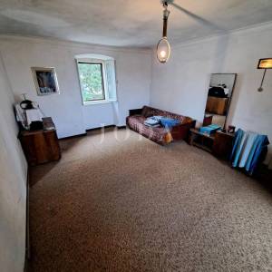 Stara kamena kuća za renovaciju, okolica Malinske