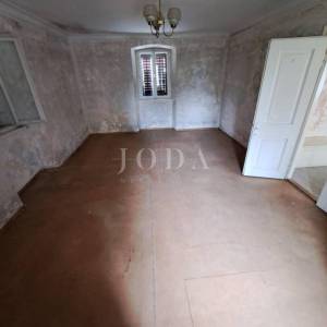 Stara kamena kuća za renovaciju, okolica Malinske