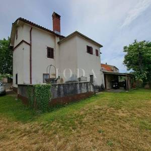 Stara kamena kuća za renovaciju, okolica Malinske