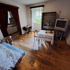 Stara kamena kuća za renovaciju, okolica Malinske