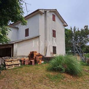 Stara kamena kuća za renovaciju, okolica Malinske