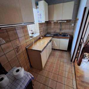 Stara kamena kuća za renovaciju, okolica Malinske