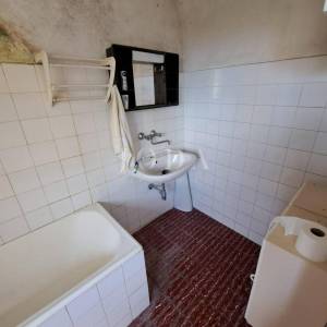 Stara kamena kuća za renovaciju, okolica Malinske