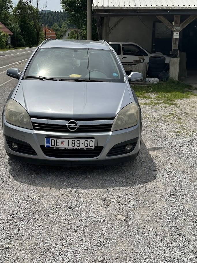 Stariji auti vozno ili  dijelovi