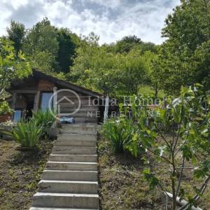 Sveta Nedelja zemljište od 1481m2 sa vikend kućicom/POVOLJNO!!!!