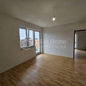 Sveta Nedelja/IZNAJMLJUJE SE PETEROSOBNI STAN ZA RADNIKE – 154 m² (1. KAT KUĆE)