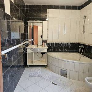 Sveta Nedelja/IZNAJMLJUJE SE PETEROSOBNI STAN ZA RADNIKE – 154 m² (1. KAT KUĆE)