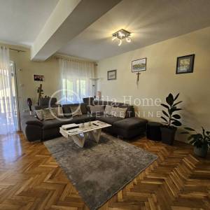 Sveta Nedelja/Rakitje/katnica 450m2 sa 3 stana+2 poslovna pr./TOP LOKACIJA!