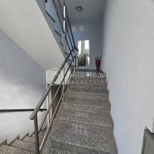 Sveta Nedelja/Rakitje/katnica 450m2 sa 3 stana+2 poslovna pr./TOP LOKACIJA!