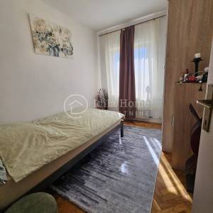 Sveta Nedelja/Rakitje/katnica 450m2 sa 3 stana+2 poslovna pr./TOP LOKACIJA!