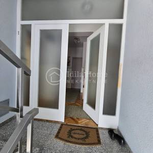 Sveta Nedelja/Rakitje/katnica 450m2 sa 3 stana+2 poslovna pr./TOP LOKACIJA!