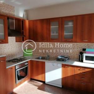 Sveta Nedelja/Trosoban stan 90 m² s terasom 25 m², kaminom i 2 parkirna mjesta