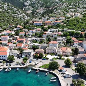 Sveti Juraj kamena kuća na moru