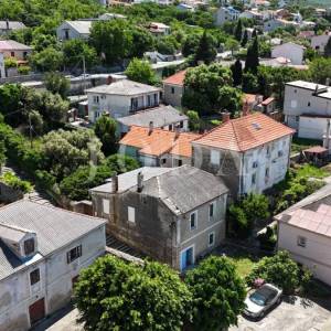 Sveti Juraj kamena kuća na moru