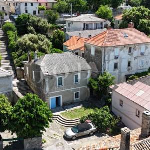 Sveti Juraj kamena kuća na moru