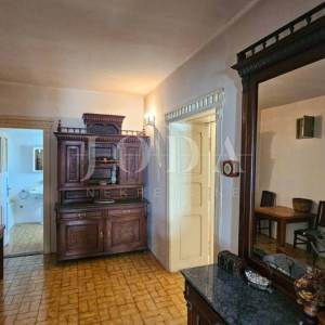 Sveti Juraj kamena kuća na moru