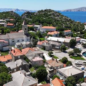 Sveti Juraj kamena kuća na moru