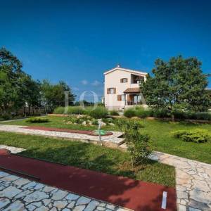 Svetvinčenat, okolica, Villa sa jacuzzijem i grijanim bazenom