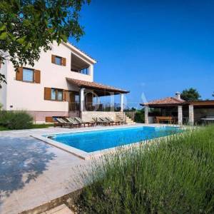 Svetvinčenat, okolica, Villa sa jacuzzijem i grijanim bazenom