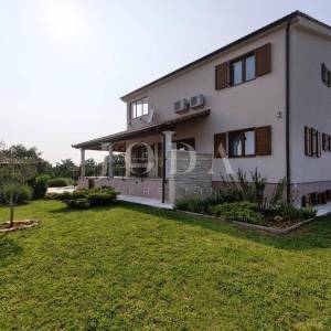 Svetvinčenat, okolica, Villa sa jacuzzijem i grijanim bazenom