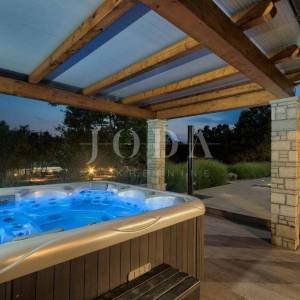 Svetvinčenat, okolica, Villa sa jacuzzijem i grijanim bazenom