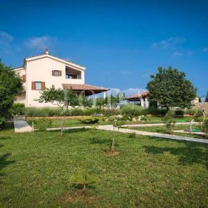 Svetvinčenat, okolica, Villa sa jacuzzijem i grijanim bazenom