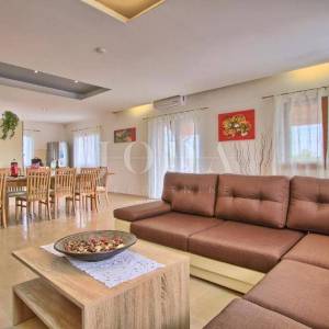 Svetvinčenat, okolica, Villa sa jacuzzijem i grijanim bazenom