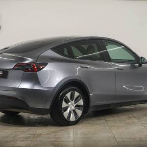 Tesla Model Y LONG RANGE DUAL MOTOR