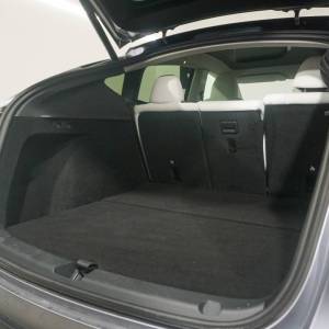 Tesla Model Y LONG RANGE DUAL MOTOR