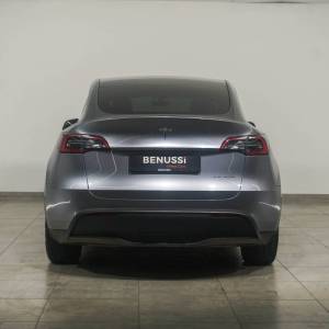 Tesla Model Y LONG RANGE DUAL MOTOR