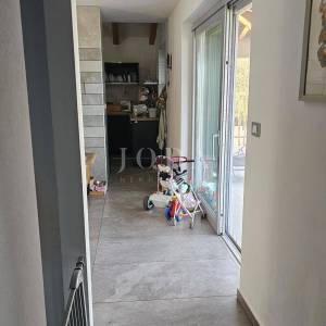 TOP LOKACIJA Kuća sa prekrasnim pogledom i prostranim zemljištem,Labin okolica