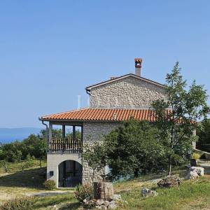 TOP LOKACIJA Kuća sa prekrasnim pogledom i prostranim zemljištem,Labin okolica