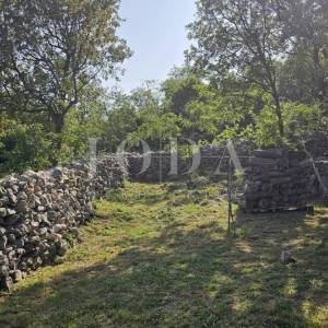 TOP LOKACIJA Kuća sa prekrasnim pogledom i prostranim zemljištem,Labin okolica