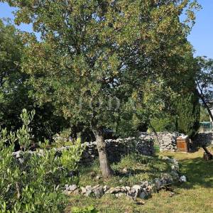 TOP LOKACIJA Kuća sa prekrasnim pogledom i prostranim zemljištem,Labin okolica