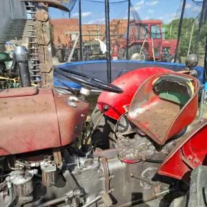Traktor 533
